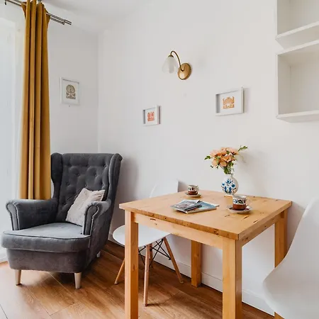 ホームステイ Mazowiecka ヤンタル